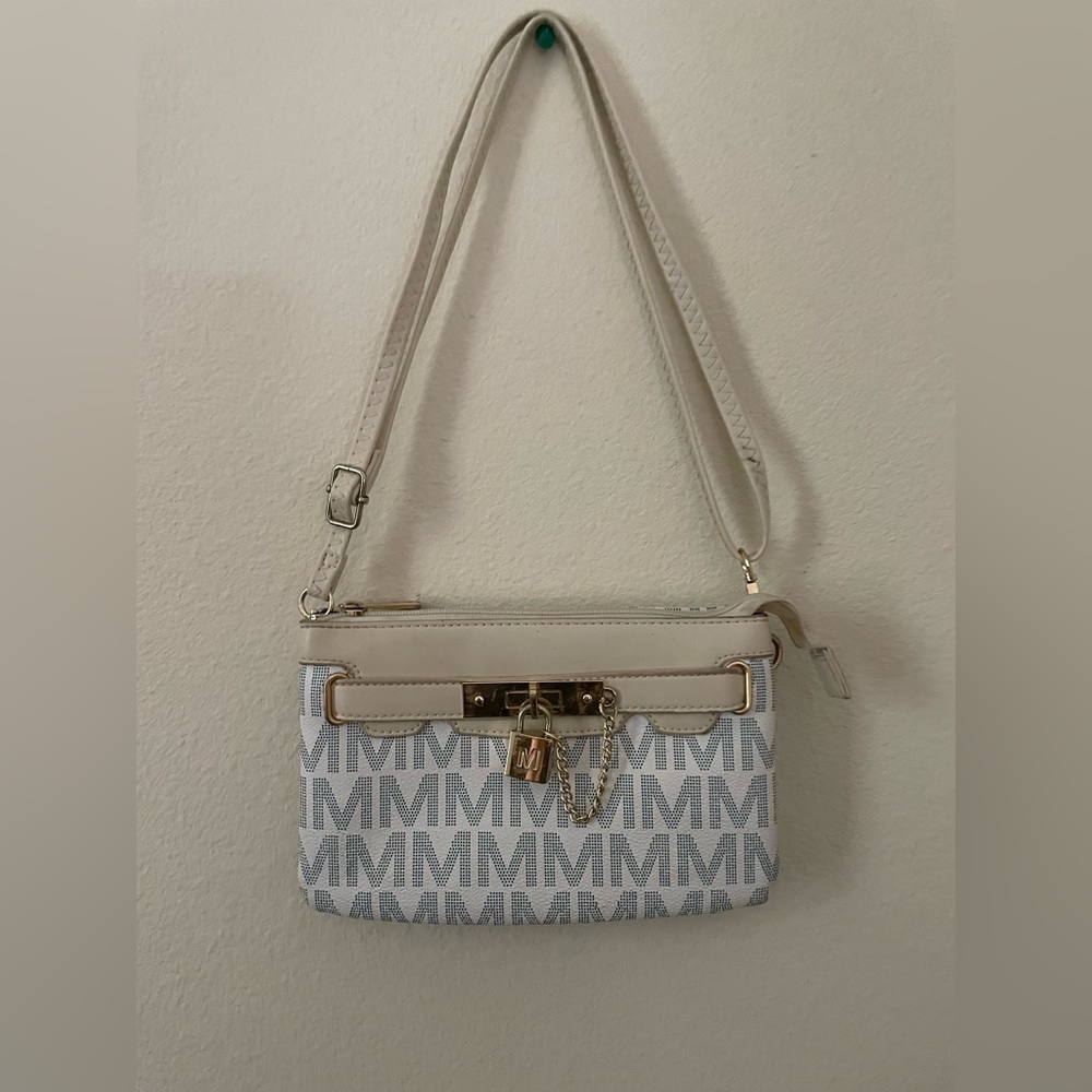Micheal kors purse. Used.